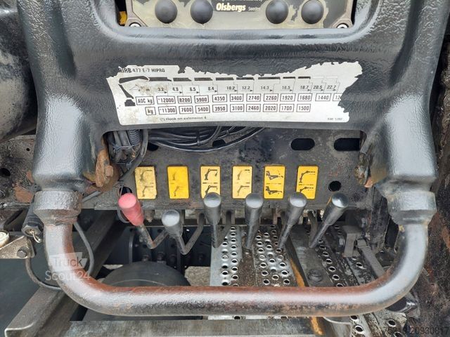 Tovornjak s ploščadjo MERCEDES-BENZ Arocs 2640 6X2 + Hiab XS 477 Hipro