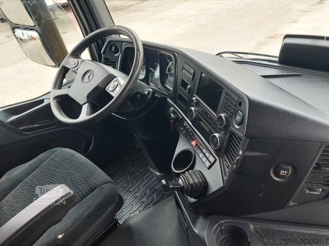 Tovornjak s ploščadjo MERCEDES-BENZ Arocs 2640 6X2 + Hiab XS 477 Hipro