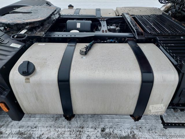 Nagy térfogatú nyergesvontató FORD F-Max 1850 LL