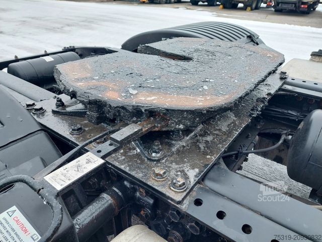 Nagy térfogatú nyergesvontató FORD F-Max 1850 LL