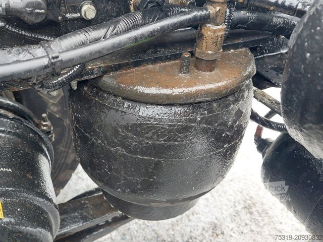 Nagy térfogatú nyergesvontató FORD F-Max 1850 LL