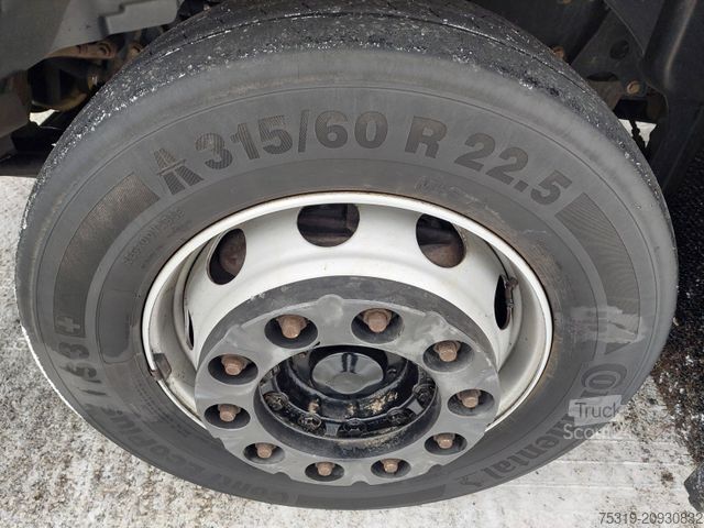 Nagy térfogatú nyergesvontató FORD F-Max 1850 LL