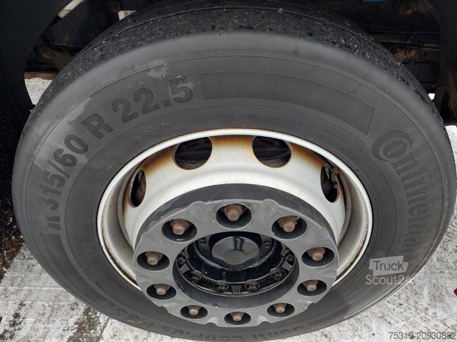 Nagy térfogatú nyergesvontató FORD F-Max 1850 LL