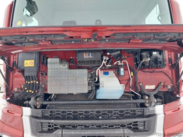 Nagy térfogatú nyergesvontató FORD F-Max 1850 LL