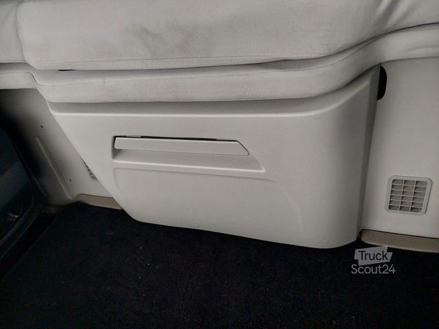 Nagy térfogatú nyergesvontató FORD F-Max 1850 LL