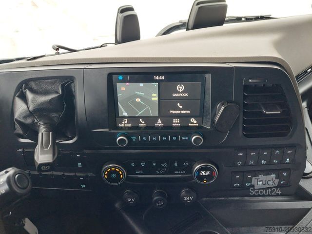 Nagy térfogatú nyergesvontató FORD F-Max 1850 LL