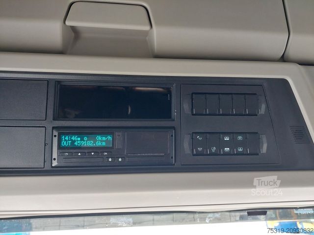 Nagy térfogatú nyergesvontató FORD F-Max 1850 LL