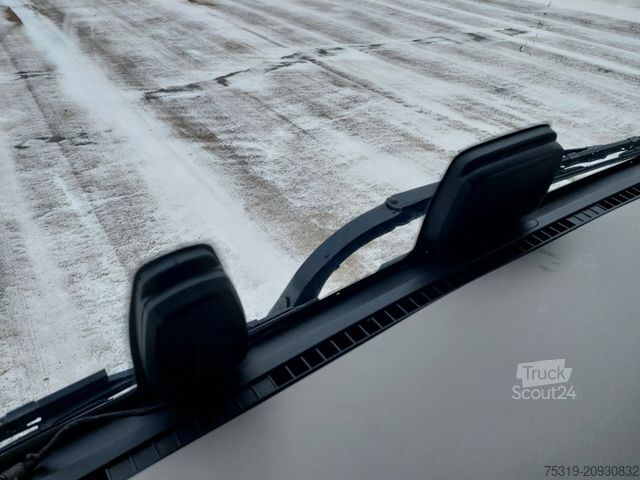 Nagy térfogatú nyergesvontató FORD F-Max 1850 LL