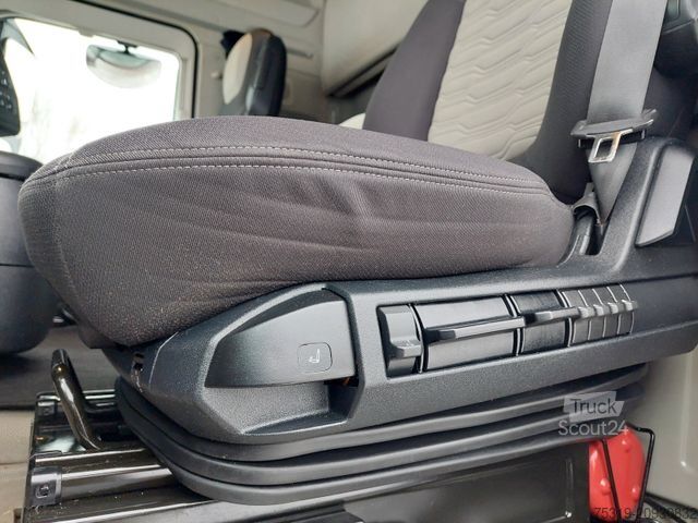 Nagy térfogatú nyergesvontató FORD F-Max 1850 LL