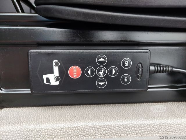 Nagy térfogatú nyergesvontató FORD F-Max 1850 LL