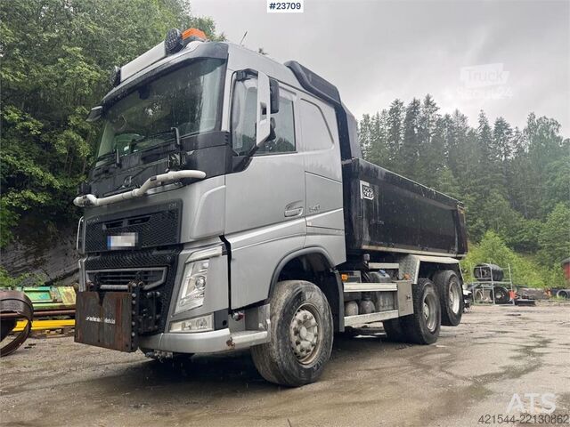Benne Volvo FH540 6x4 Snow Plow Equipped Tipper Truck