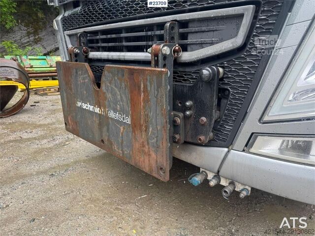 Benne Volvo FH540 6x4 Snow Plow Equipped Tipper Truck