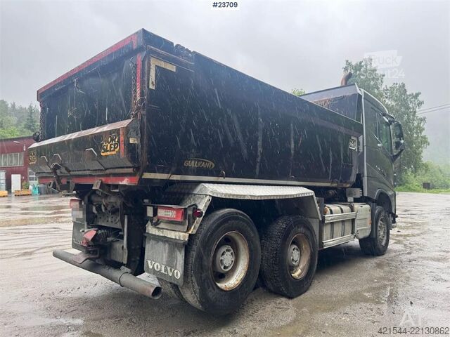 Benne Volvo FH540 6x4 Snow Plow Equipped Tipper Truck