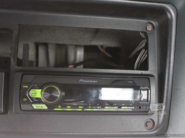 Autokran RENAULT Kerax 260.19, EURO 2, SIDEWALLS, CRANE HIAB 112