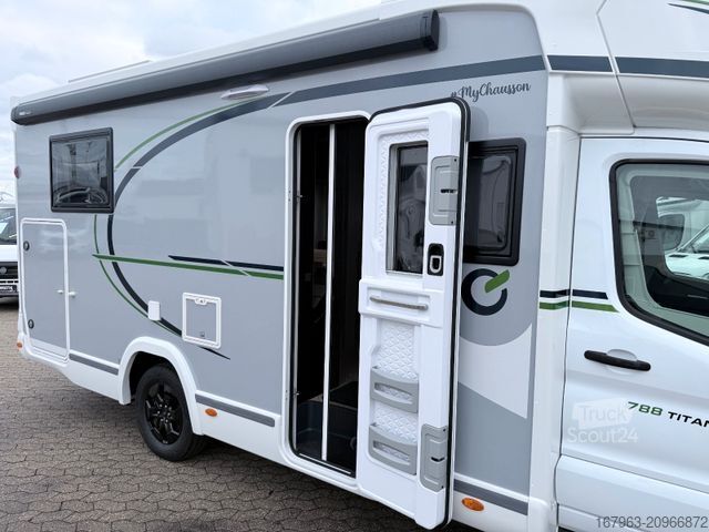 Daļēji integrēta kemperis CHAUSSON 788 Titanium Line `26 ~ MESSE PREISE SICHERN