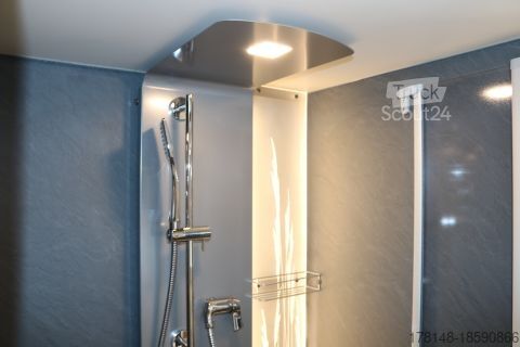 Інтегрований автокемпер Eura Mobil Integra 890 QB