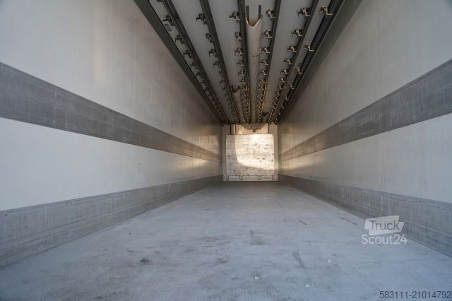 Rashladna poluprikolica SCHMITZ CARGOBULL / CH?ODNIA / THERMO KING SLX 300 / HAKÓWKA / O?