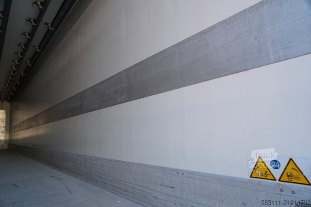 Rashladna poluprikolica SCHMITZ CARGOBULL / CH?ODNIA / THERMO KING SLX 300 / HAKÓWKA / O?