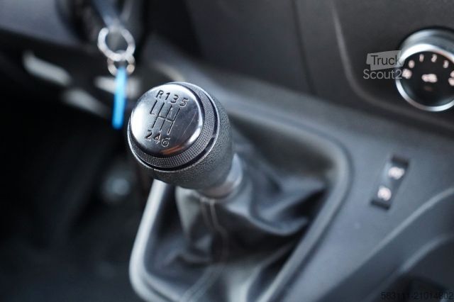 Bestelwagen RENAULT MASTER / BLASZAK / FURGON / BRYGADÓWKA 7 MIEJSC