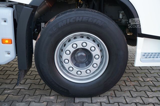 Tracteur routier standard VOLVO FH 16 / 660 / 6x4 / DMC: 180.000 KG !! / RETARDE