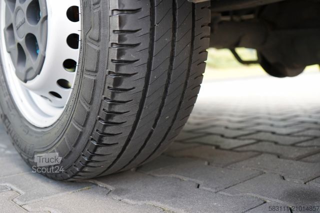 High top van IVECO DAILY 35-140 /  BLASZAK / MOBILNY WARSZTAT / PRZ