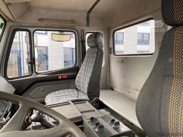 Camion-benne tricar Mercedes-Benz SK 1824 AK 4x4 SK 1824 AK 4x4