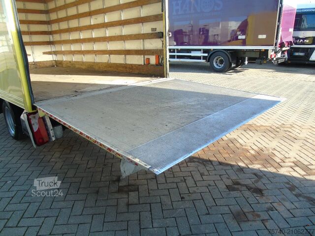 Suitcase Mercedes-Benz Sprinter 516 + lift + EURO 5 + 3P