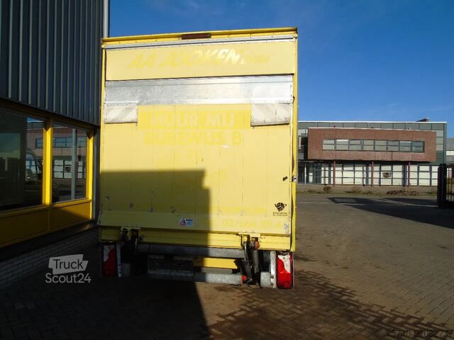Suitcase Mercedes-Benz Sprinter 516 + lift + EURO 5 + 3P