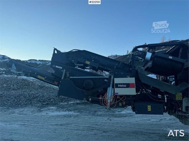Crusher Metso LT1110S impact crusher with screen
