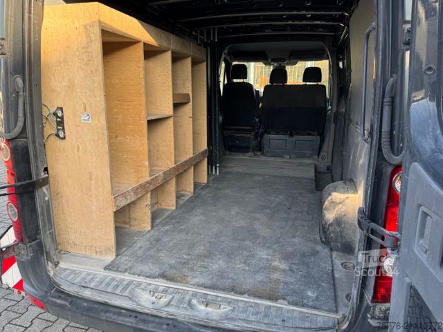 Minibus VOLKSWAGEN Crafter Kasten 2.0 TDI 30 mittel L2H1 GLASTRANS