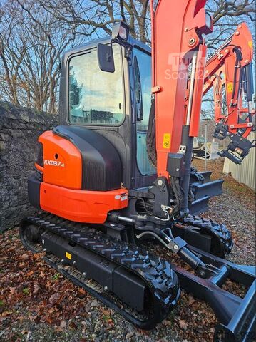 Mini-escavadora Kubota KX037-4