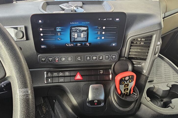 LKW mit Kofferaufbau Mercedes-Benz Actros 1832