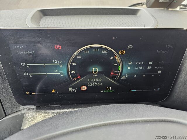 LKW mit Kofferaufbau Mercedes-Benz Actros 1832