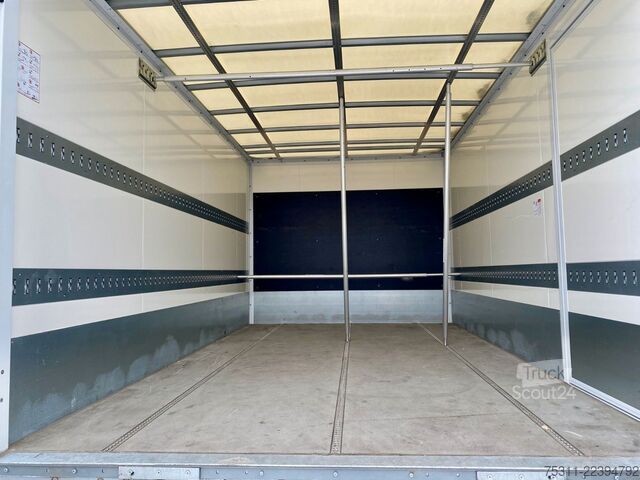 Kasa kamyoneti MERCEDES-BENZ Atego 818 4,35mKoffer*LBW+Tür*3x Sitze*AC*Autom.