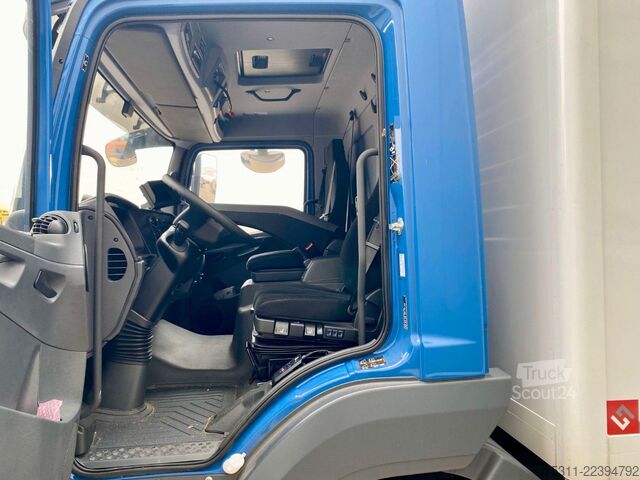Kasa kamyoneti MERCEDES-BENZ Atego 818 4,35mKoffer*LBW+Tür*3x Sitze*AC*Autom.