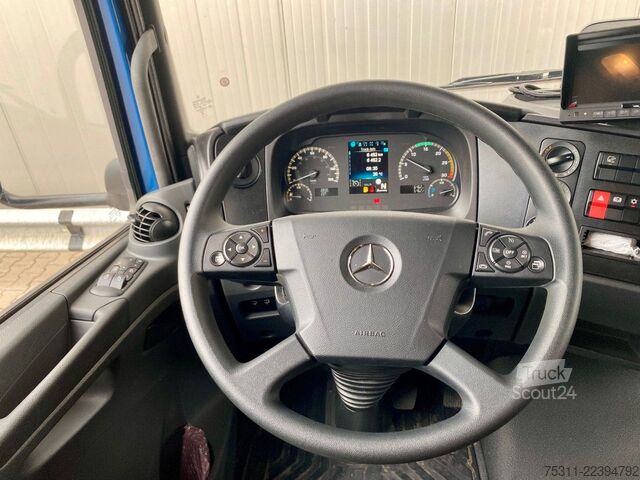 Kasa kamyoneti MERCEDES-BENZ Atego 818 4,35mKoffer*LBW+Tür*3x Sitze*AC*Autom.