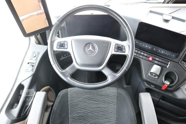 Vakio vetoauto  Actros 1851 LS