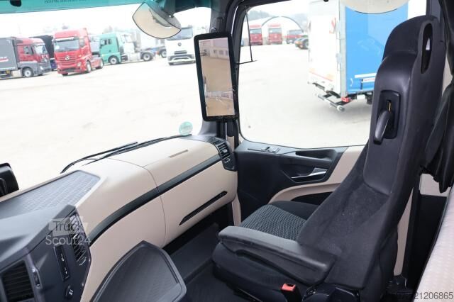 Vakio vetoauto  Actros 1851 LS