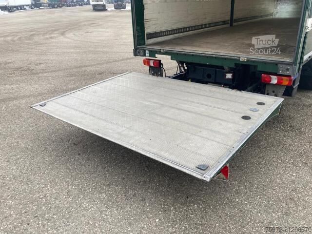 Tovorno vozilo s ravno platformo in ponjavo  Atego 1523 L