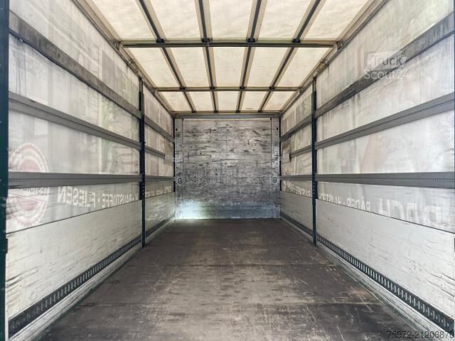 Tovorno vozilo s ravno platformo in ponjavo  Atego 1523 L