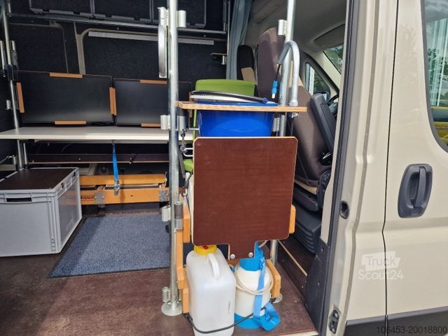 Camper van PEUGEOT Boxer Womo /Solar/Bett/Küche/Toilette/Formtrans
