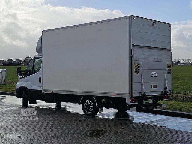 Koffer IVECO DAILY 35S16 Bakwagen Laadklep!