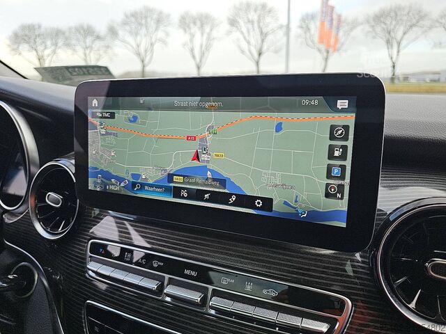 Passagerartransport MERCEDES-BENZ EQV 300 pano 8 personen