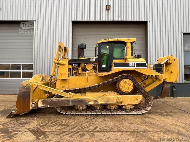 Levelling machine Caterpillar D8R - Single shank ripper
