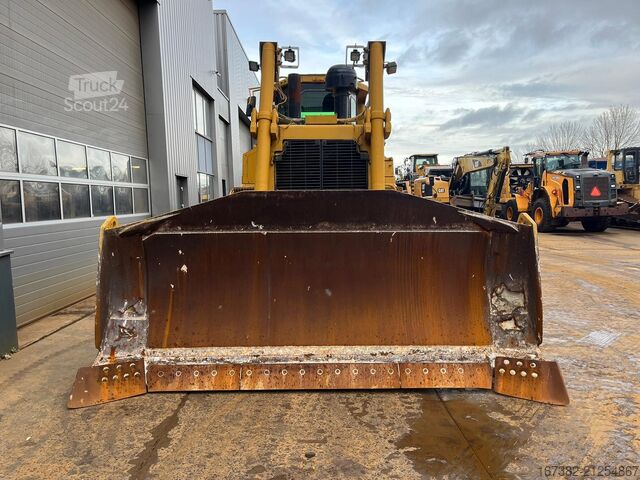 Levelling machine Caterpillar D8R - Single shank ripper