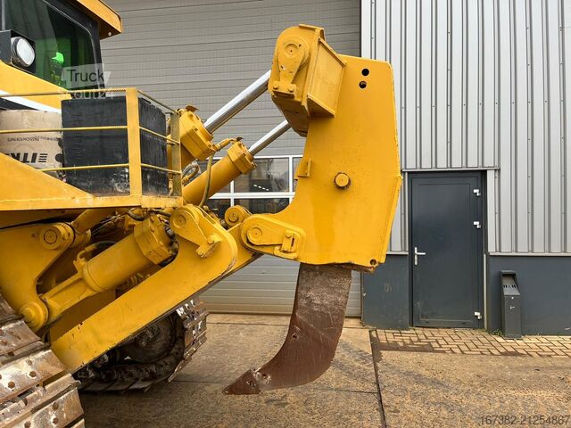 Levelling machine Caterpillar D8R - Single shank ripper