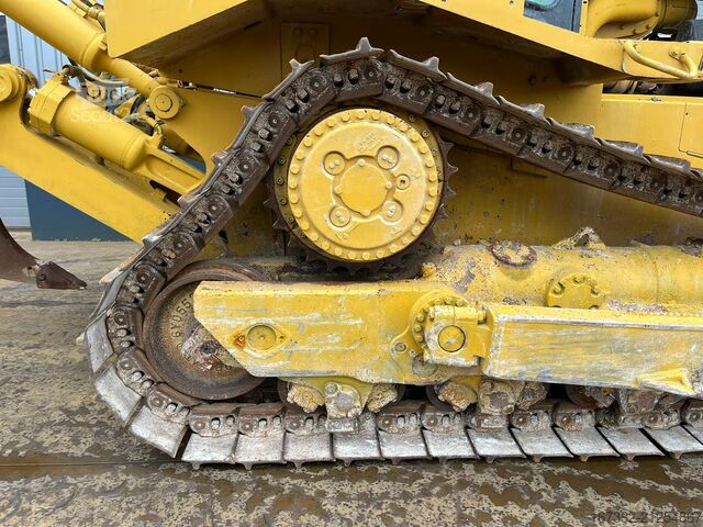 Levelling machine Caterpillar D8R - Single shank ripper
