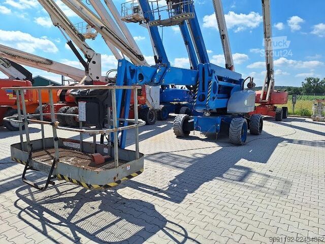 Plataforma de trabajo telescópica articulada Niftylift HR28 HYBRID 4X4