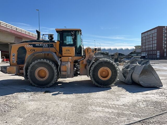 رافعة التحميل Hyundai HL975ACVT