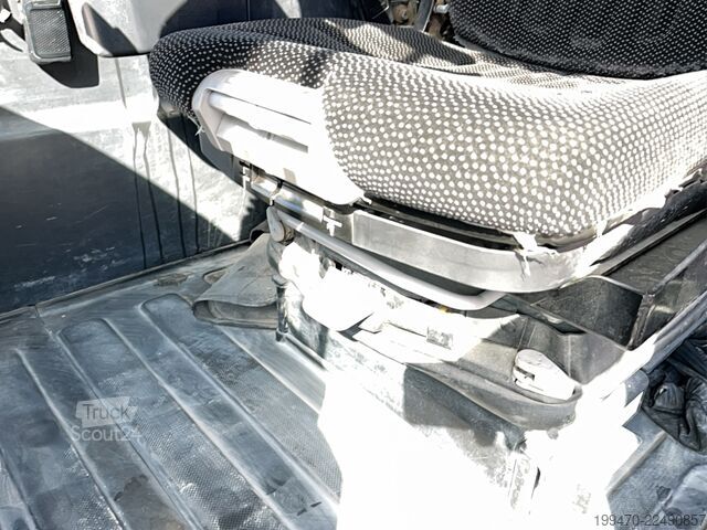 رافعة التحميل Hyundai HL975ACVT